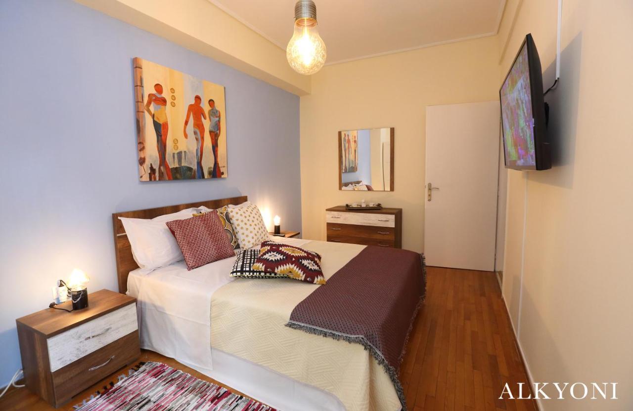 Melma Properties- Alkyoni Apartment By The Sea In Пирея Екстериор снимка