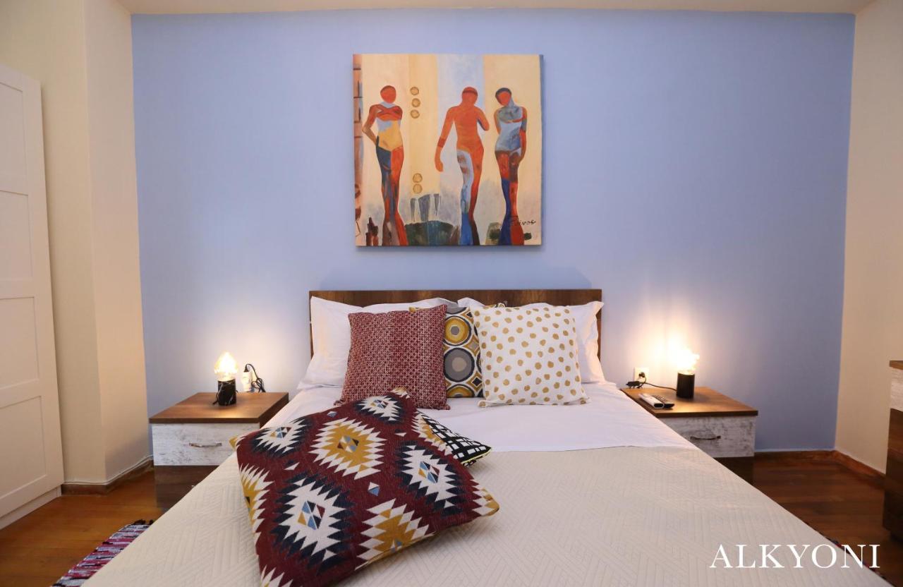 Melma Properties- Alkyoni Apartment By The Sea In Пирея Екстериор снимка