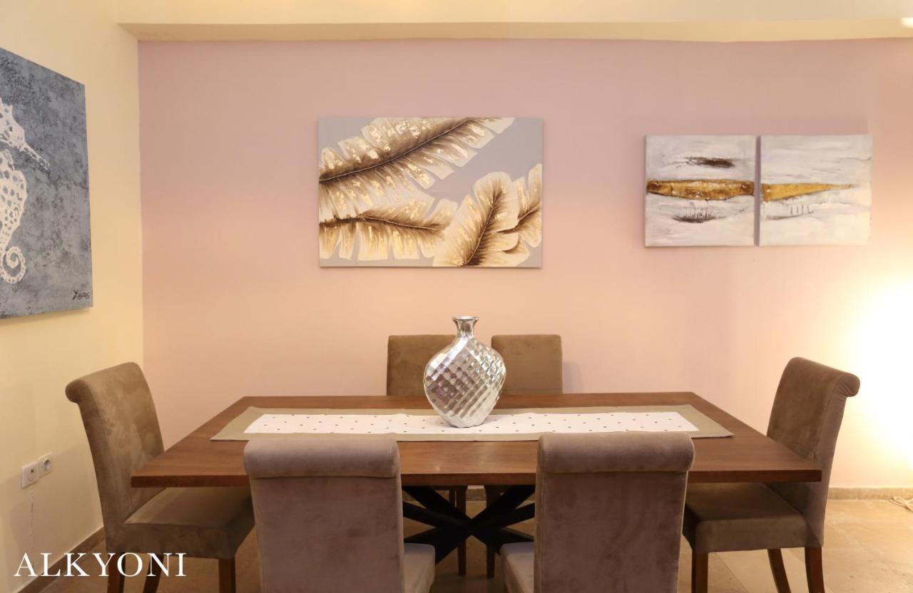 Melma Properties- Alkyoni Apartment By The Sea In Пирея Екстериор снимка