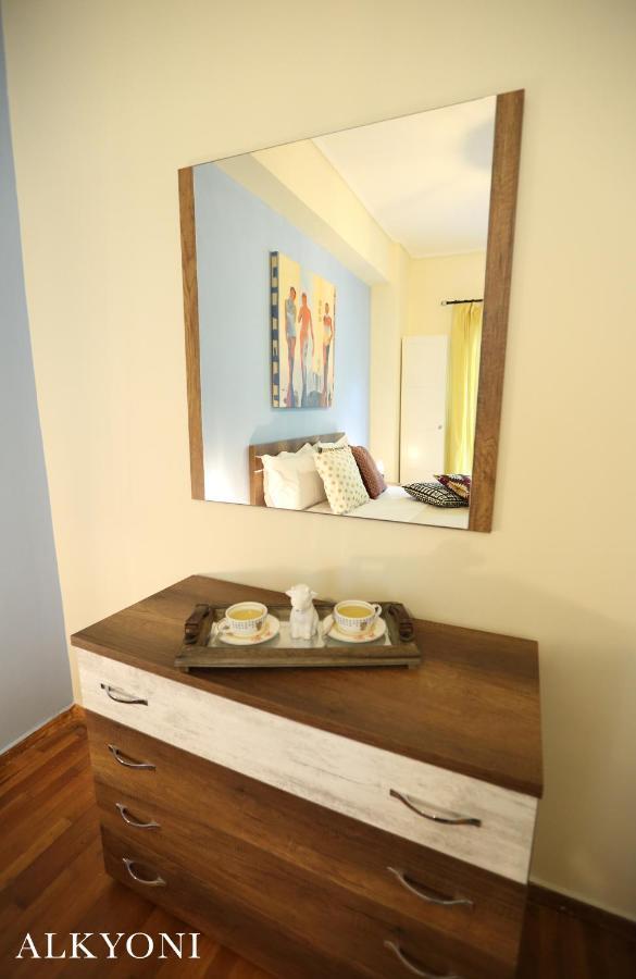Melma Properties- Alkyoni Apartment By The Sea In Пирея Екстериор снимка